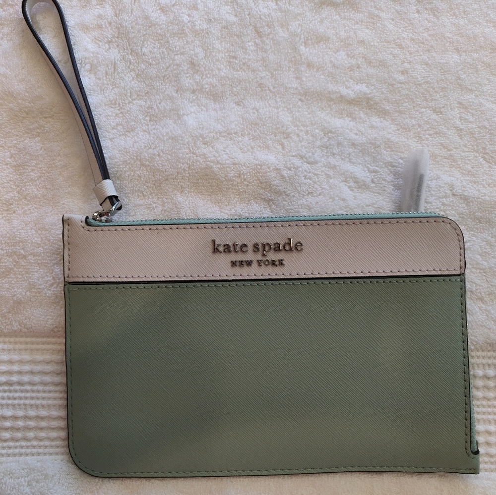 Sold.kate spade new york medium zip wristlet